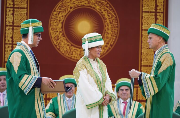 Aga Khan University Graduates Over 400 Students and Installs Princess Zahra Aga Khan as Pro-Chancellor